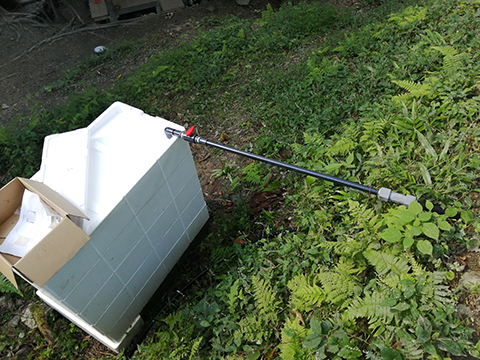 傾斜土槽へ挿入した様子