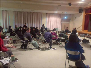 会場での報告会の様子（ディスカッション）